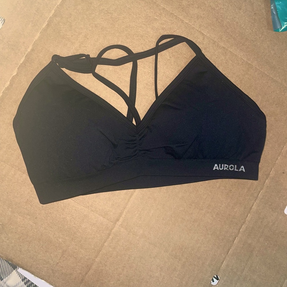 3 pack Aurola Seamless Mercury Sport Bras and shorts